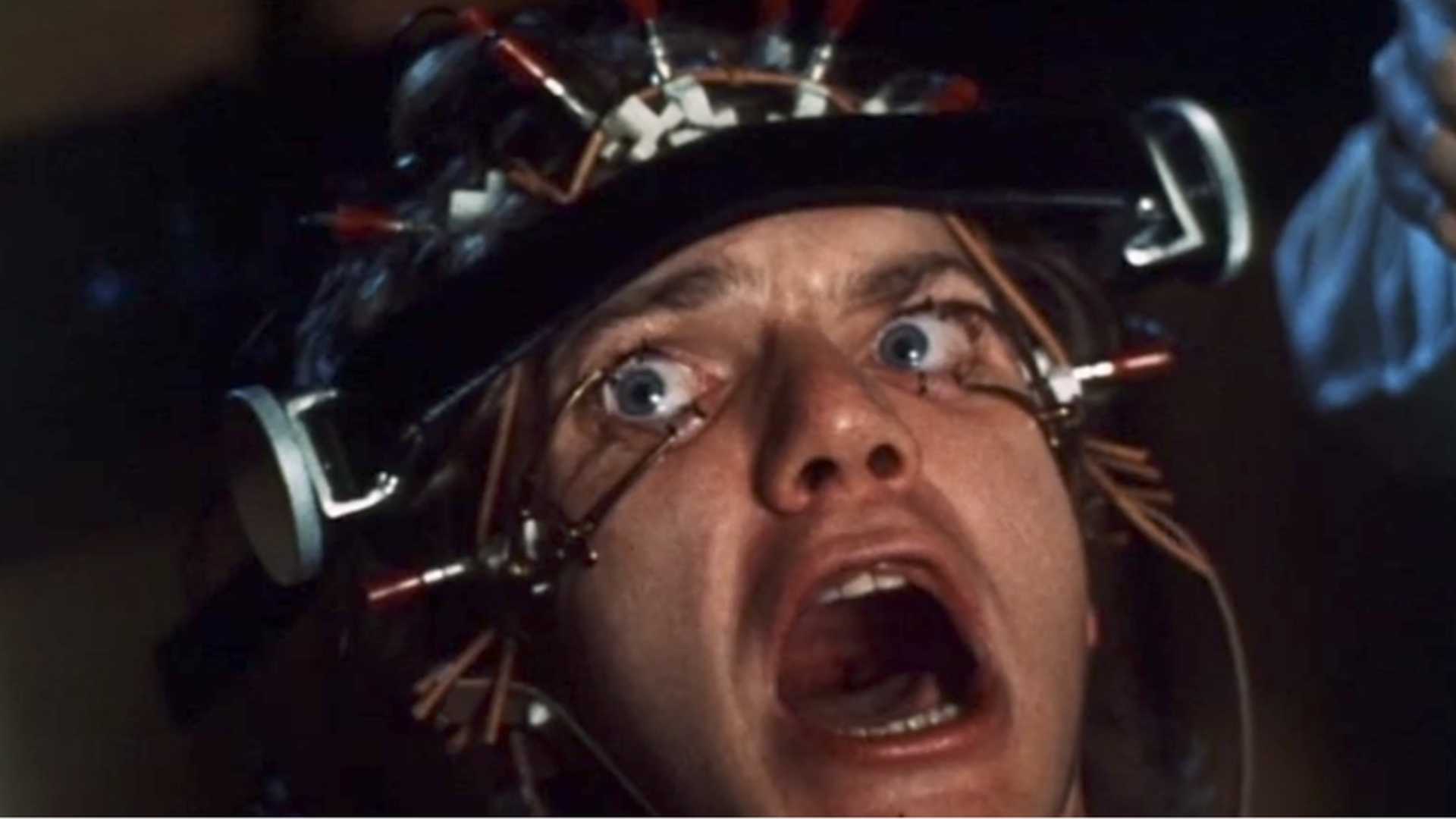 Malcolm McDowell sobre Laranja Mecânica, 50 anos depois: “Foi uma tortura”