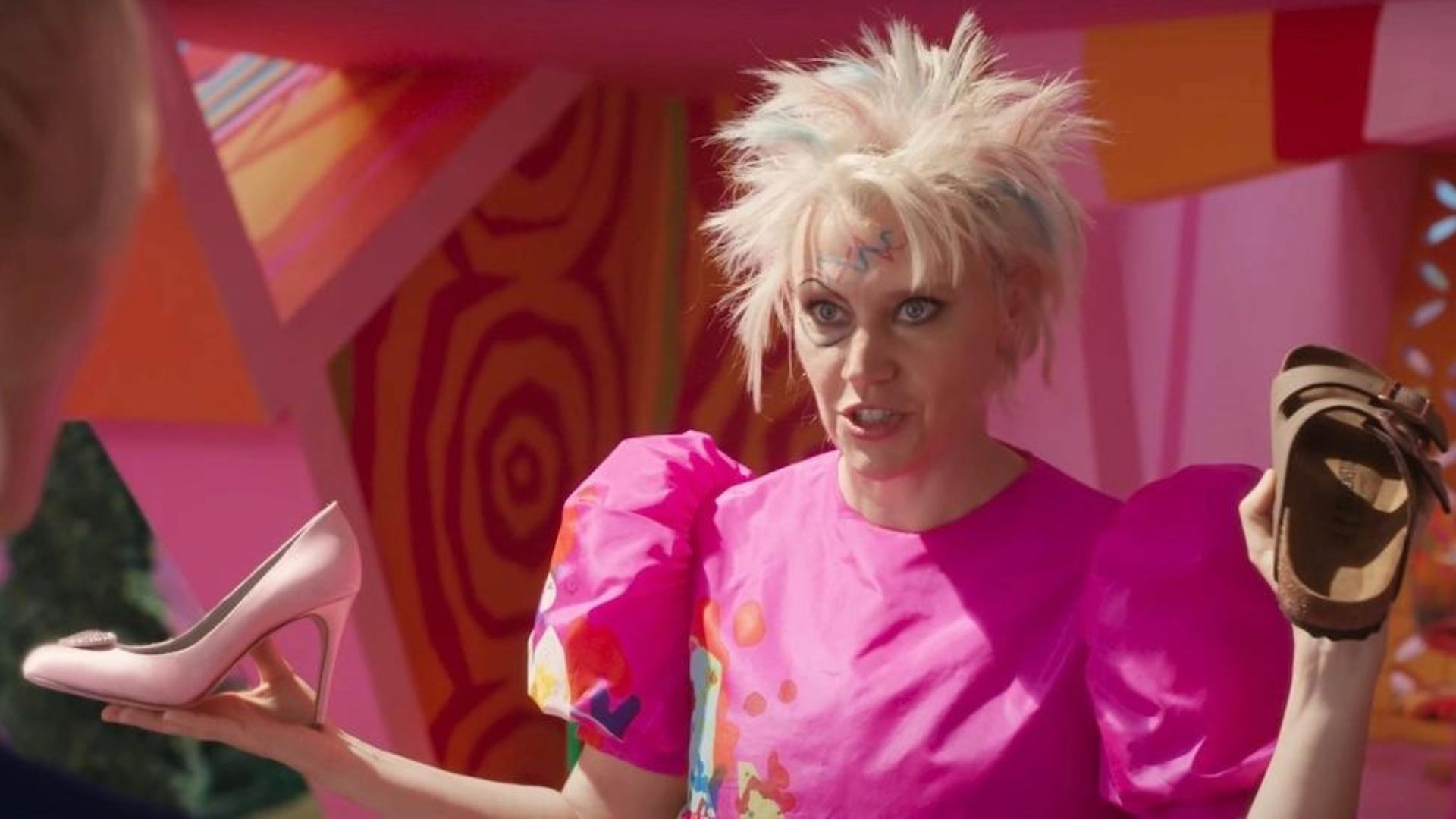 Margot Robbie e Greta Gerwig falam sobre visual de Barbie Estranha: “David Bowie e gato sem pelo”