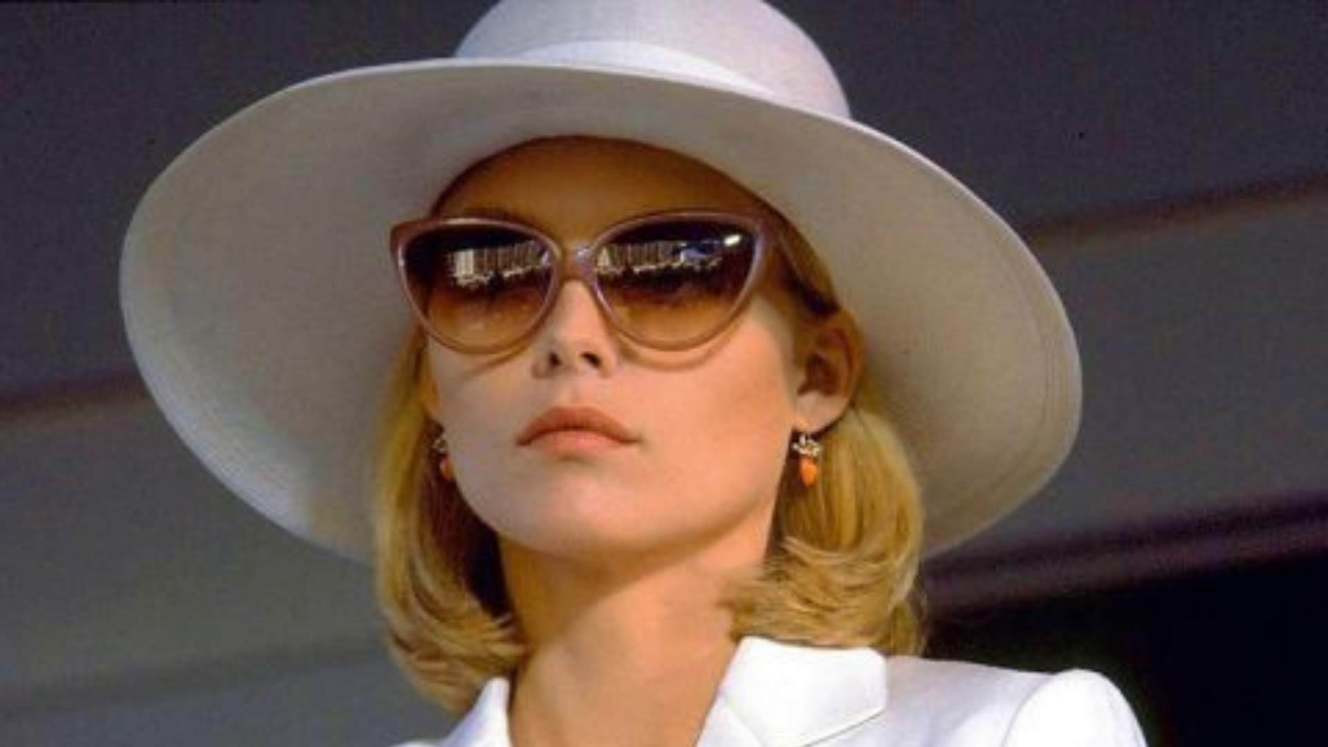 Michelle Pfeiffer revela segredo sobre look icônico de Scarface