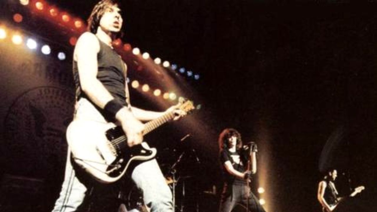 Namoradas, divergências políticas e mais: o relacionamento meteórico entre Joey e Johnny Ramone