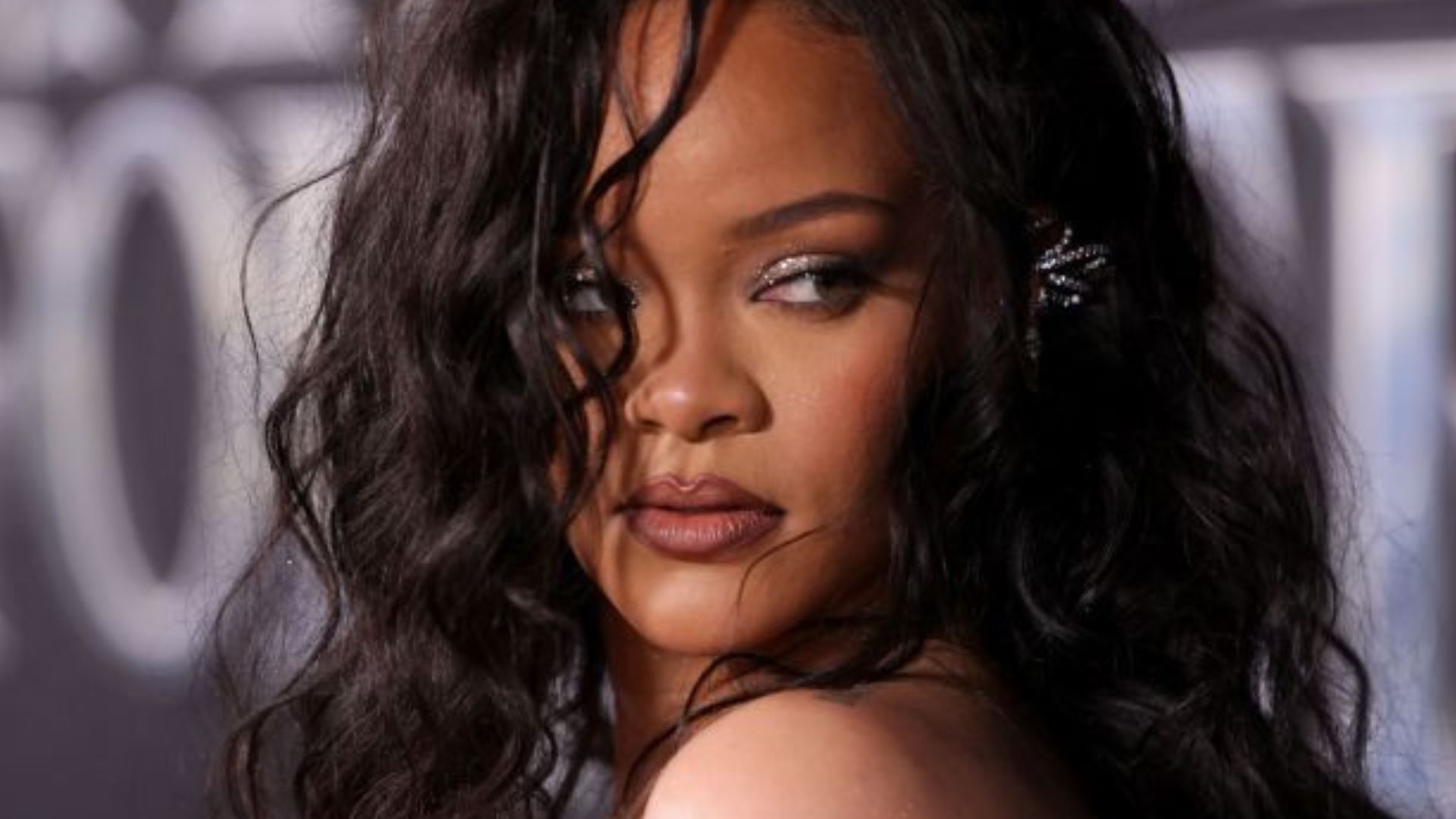 Perfeccionismo e o filho na performance: tudo sobre apresentação de Rihanna no Super Bowl