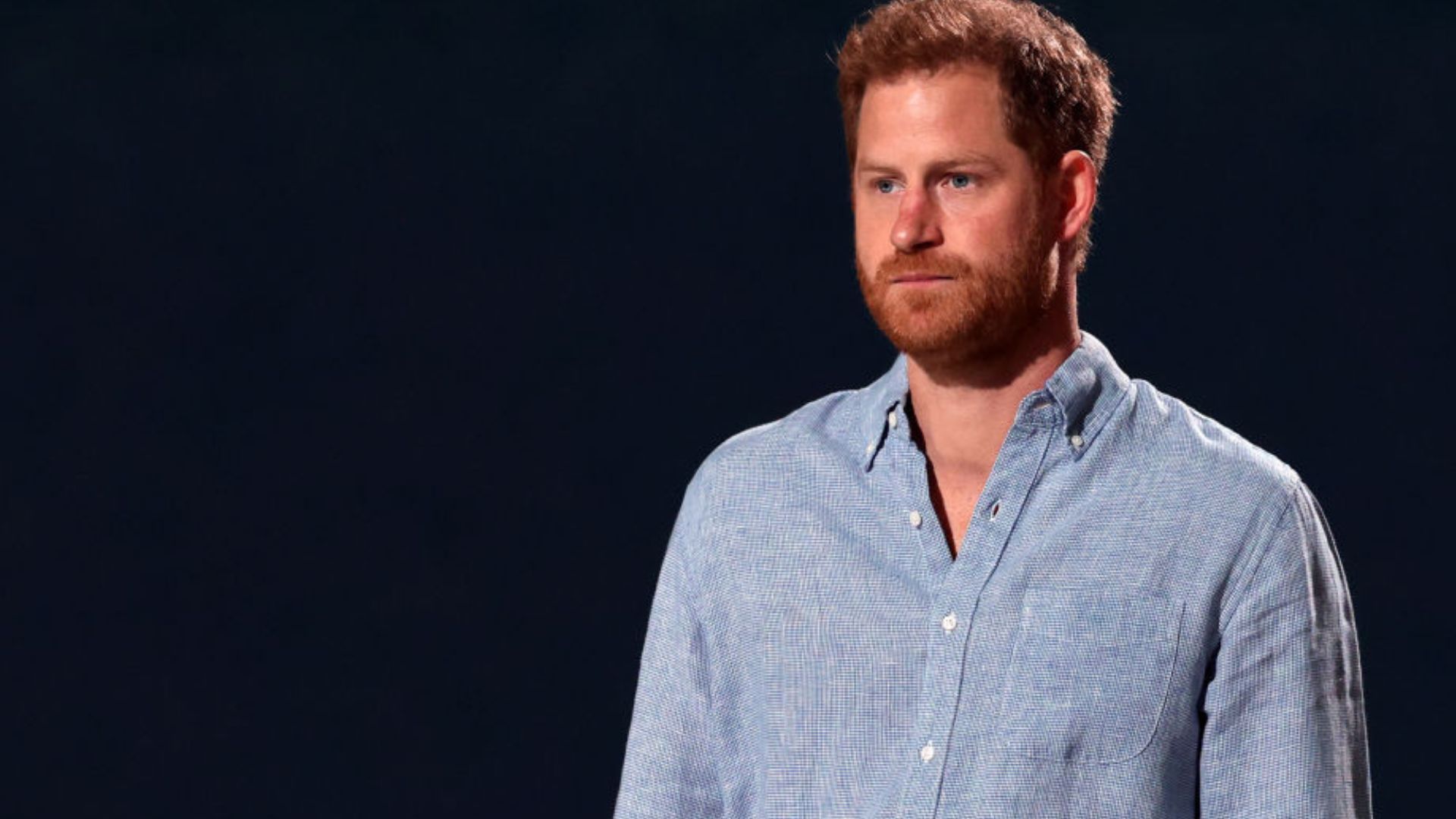 Príncipe Harry fala sobre usar fantasia nazista, 15 anos depois