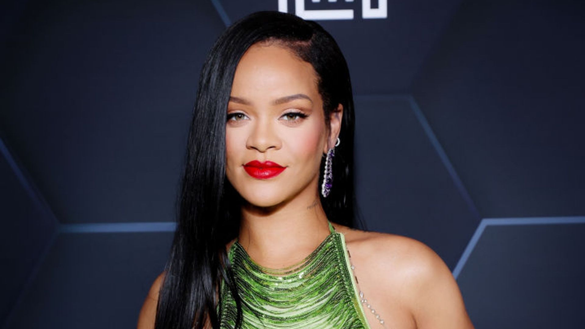 Gente como a gente (ou quase!), Rihanna recicla look milionário