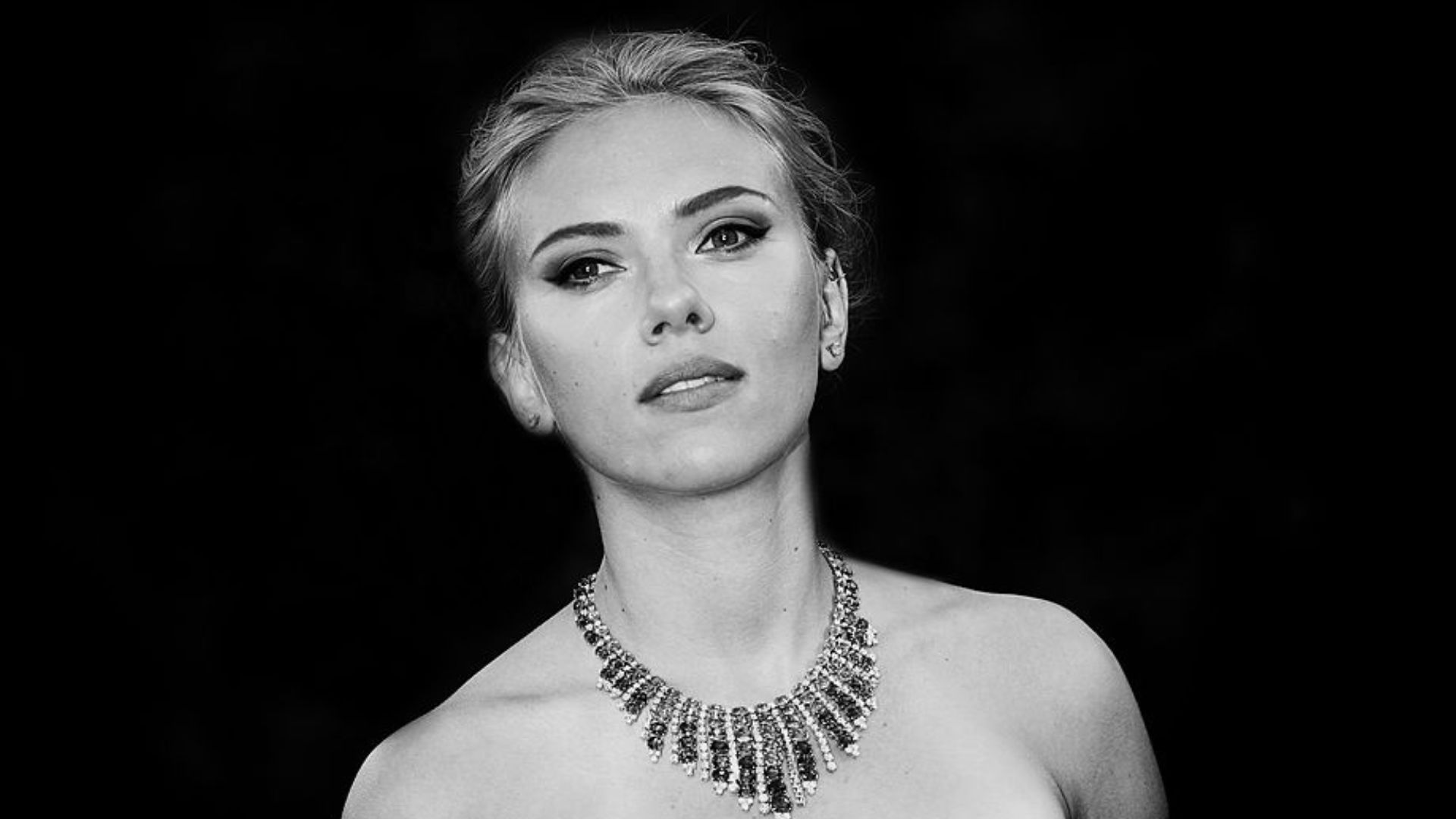 Scarlett Johansson revela que foi forçada a aceitar papéis sensuais quando mais nova