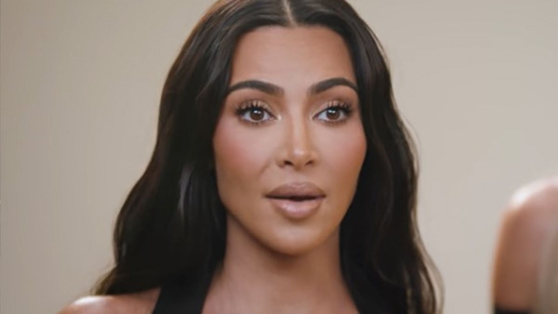Treta! Jornalista acusa Kim Kardashian de mentir sobre entrevista polêmica