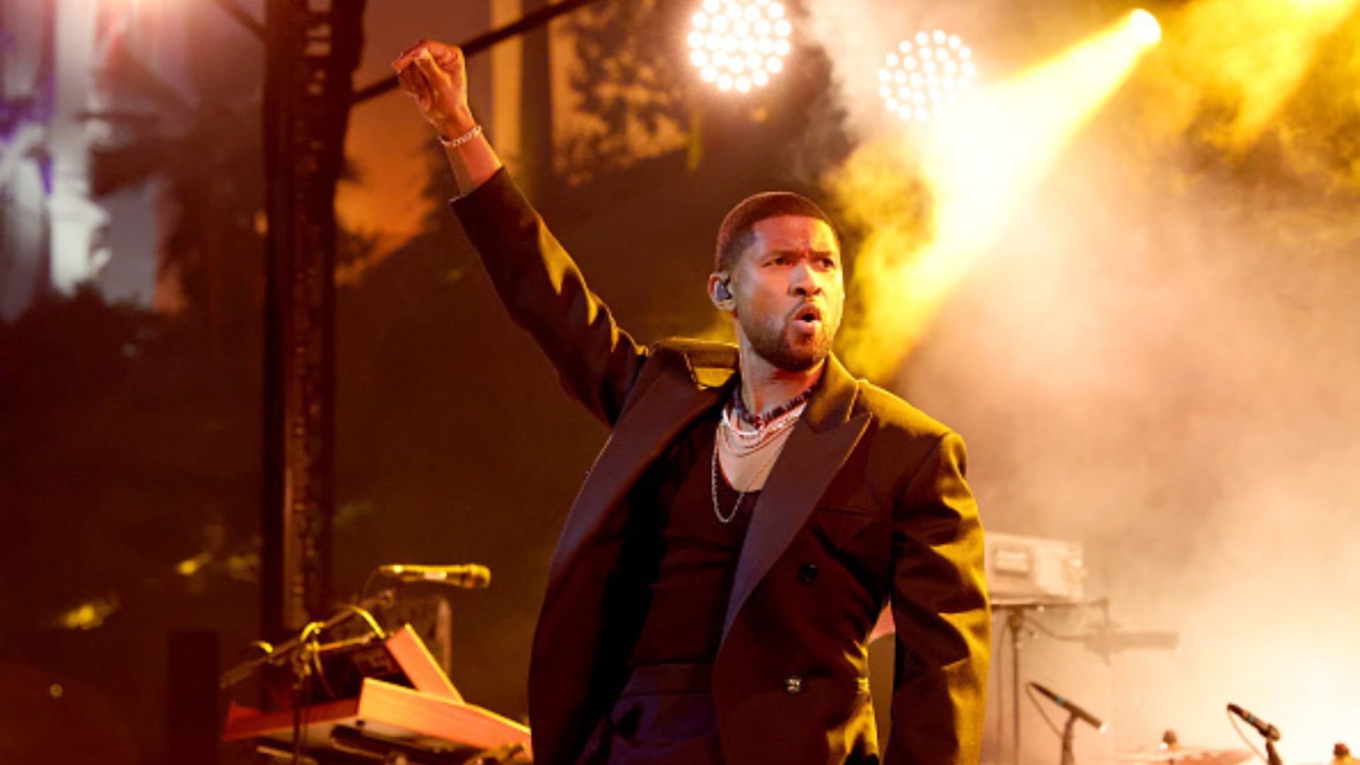 Usher quer dançarinas de pole dance no show do Super Bowl: “Fazer história”